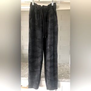 LuLemon Camo Pants Size 0